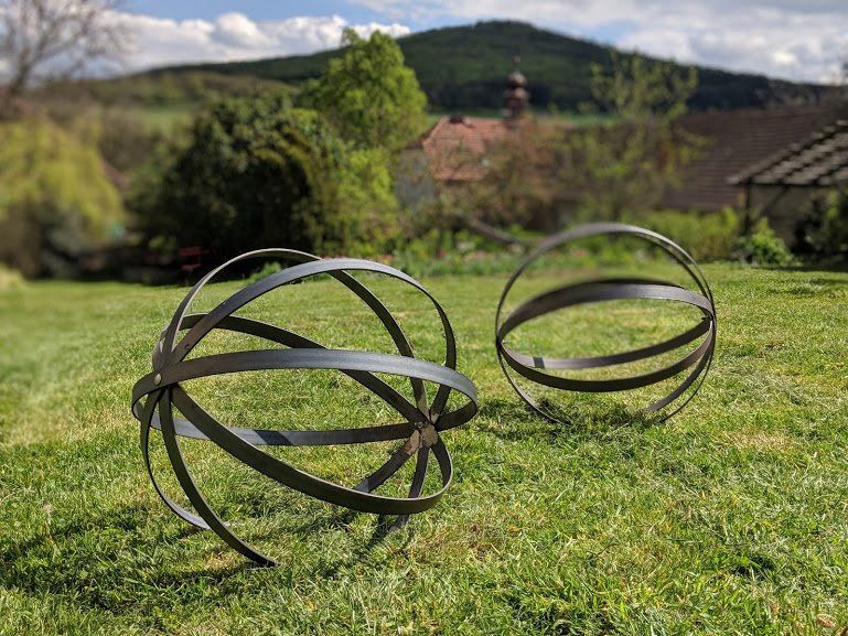 Kovová koule do zahrady, 1 ks, průměr 90 cm